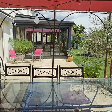 Dans Avec Piscine Гостевой дом Roeze-sur-Sarthe