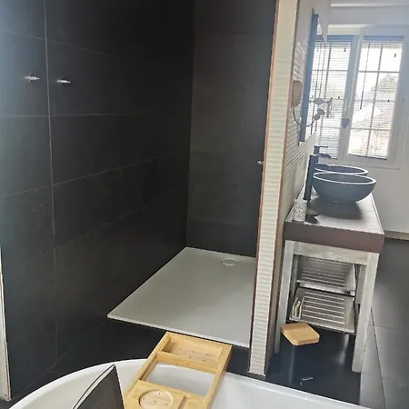Dans Avec Piscine Гостевой дом *