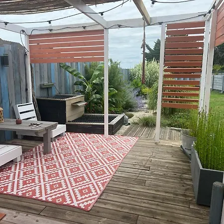 Dans Avec Piscine ゲストハウス Roézé-sur-Sarthe